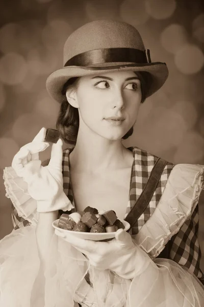 Mulheres ruivas bonitas com doces . — Fotografia de Stock