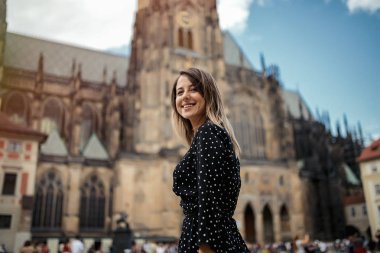 Prag, Çek Cumhuriyeti'nin eski şehrinde kadın