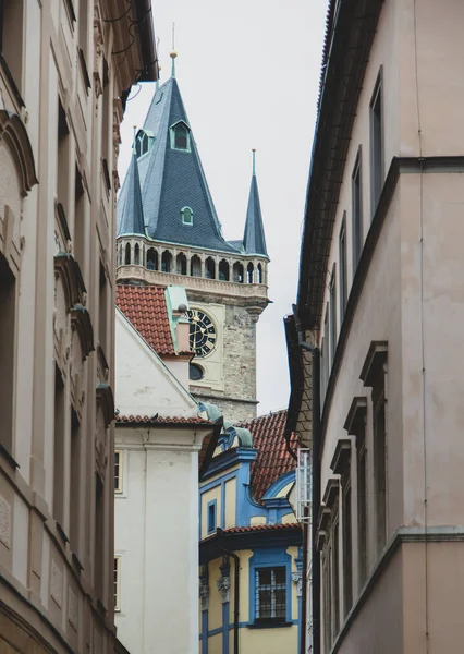 Вид Башню Городской Ратуши Другие Здания Праге Чехия — стоковое фото