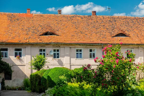 Вид Старинные Дома Аббатстве Лувер Силезии Польша — стоковое фото