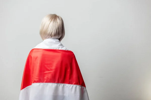 Mulher Com Bandeira Nacional Bielorrússia Fundo Branco — Fotografia de Stock