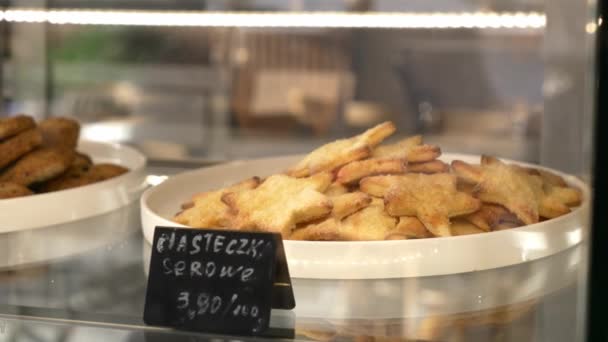 Pâtisseries Douces Vendre Derrière Verre Dans Café — Video