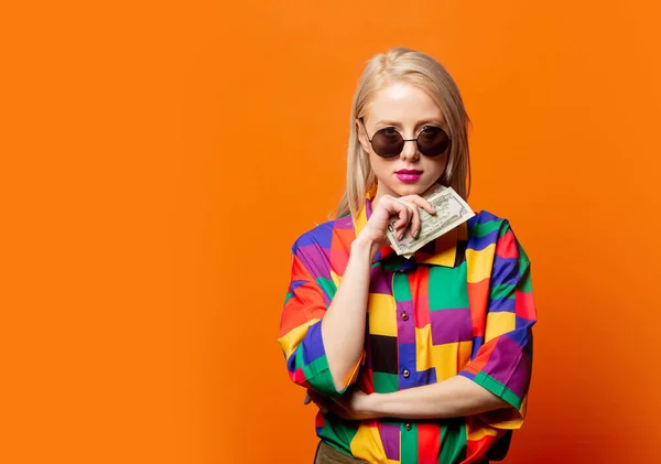 Stijl Blond Jaren Shirt Met Dollars Oranje Achtergrond — Stockfoto