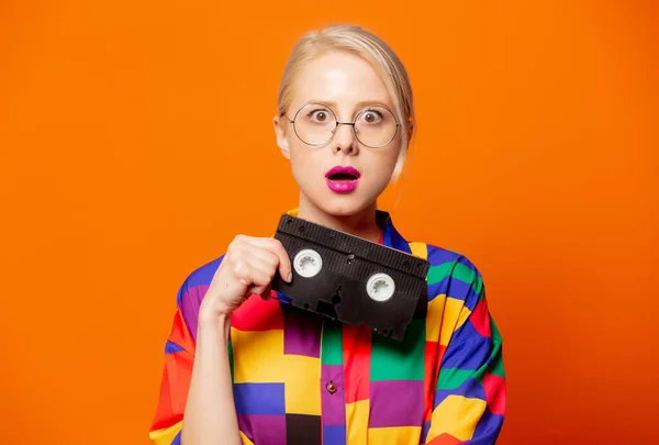 Style Blonde 90S Shirt Glasses Vhs Type Orange Background — Stock Photo, Image