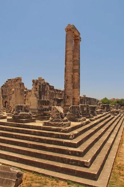Schöne Alte Ruinen Des Antiken Apollotempels Didim Türkei Einem Heißen — Stockfoto