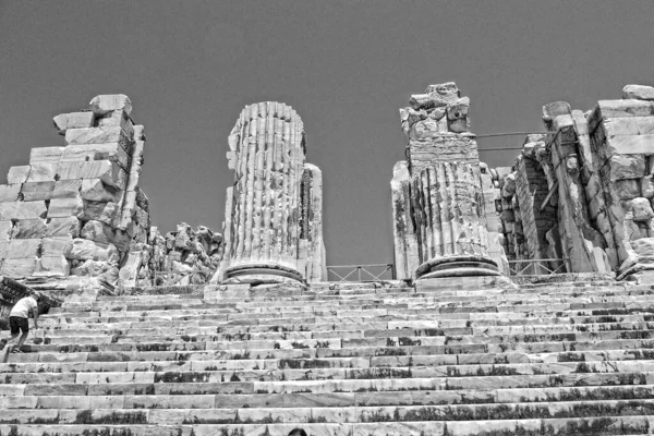 Schöne Alte Ruinen Des Antiken Apollotempels Didim Türkei Einem Heißen — Stockfoto