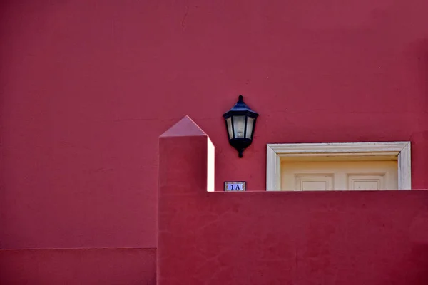 Чудові Контрастні Архітектурні Деталі Іспанському Канарському Острові Fuerteventura Проти Блакитного — стокове фото