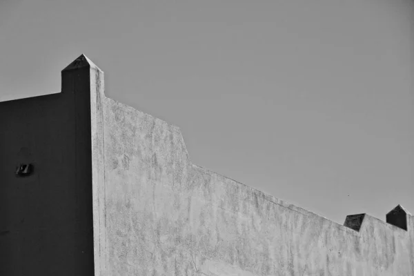 Belos Detalhes Arquitetônicos Contrastantes Ilha Canária Espanhola Fuerteventura Contra Céu — Fotografia de Stock