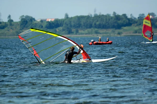 Surfistas Nadando Tablas Bahía Puck Polonia Cálido Día Vacaciones Verano —  Fotos de Stock