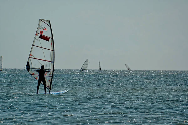 Hermoso Paisaje Azul Verano Del Mar Báltico Polonia Con Windsurfer —  Fotos de Stock