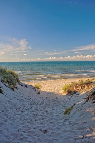 Красивый Пейзаж Синего Балтийского Моря Польше Пляж Солнечный Теплый День — стоковое фото