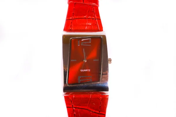 Mooi Rood Klassiek Horloge Wit Geïsoleerde Achtergrond Close — Stockfoto