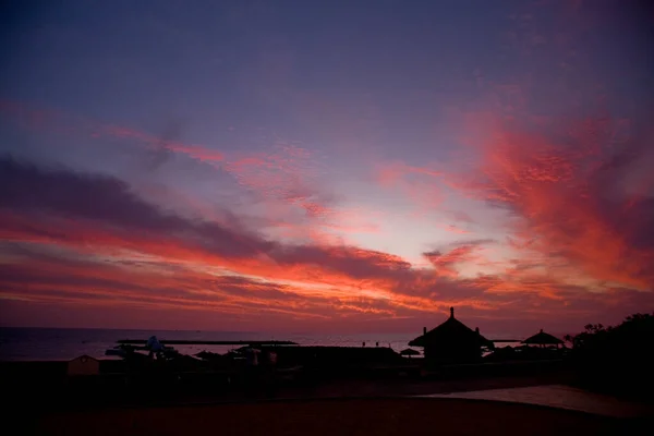 Bela Paisagem Pitoresca Oceano Com Pôr Sol País Tropical Durante — Fotografia de Stock