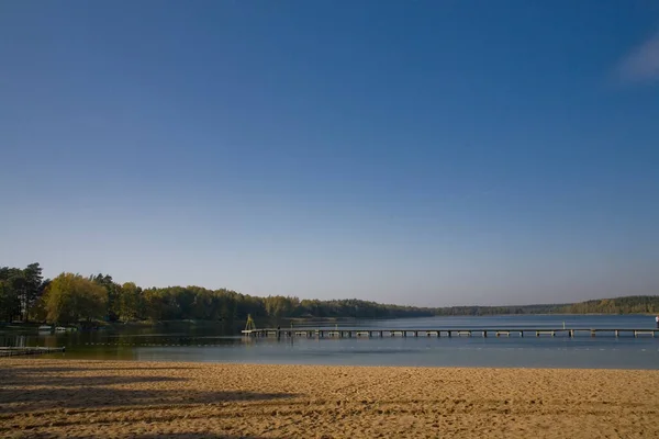 Beau Paysage Automnal Avec Arbres Lac Ciel Bleu Pologne Europe — Photo