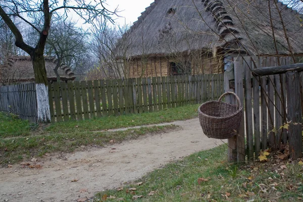 Mooi Oud Landelijk Historisch Houten Huis Een Herfstdag Polen — Stockfoto