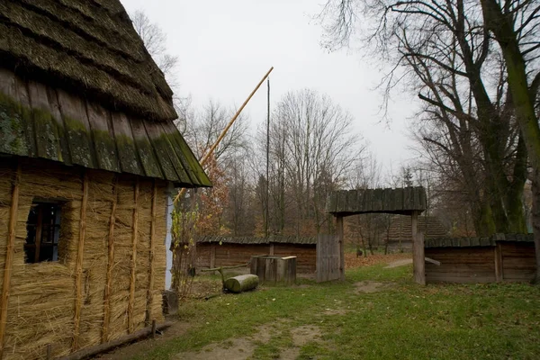 Schönes Altes Ländliches Historisches Holzhaus Einem Herbsttag Polen — Stockfoto