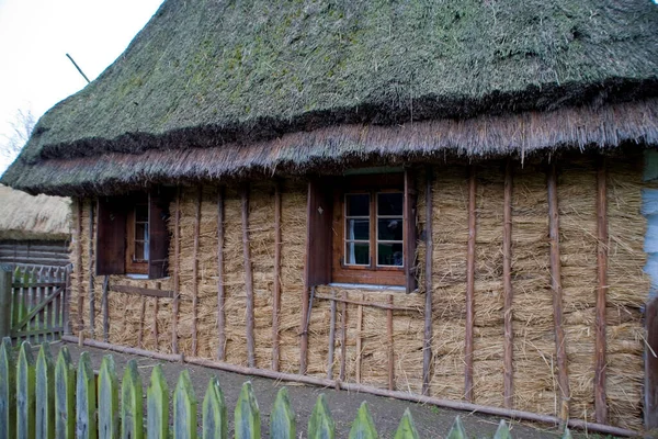 Mooi Oud Landelijk Historisch Houten Huis Een Herfstdag Polen — Stockfoto