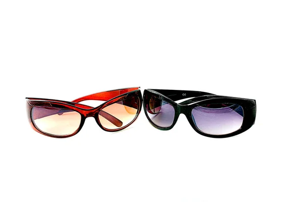 Vacker Fashionabla Två Par Färgade Solglasögon Vit Isolerad Bakgrund — Stockfoto