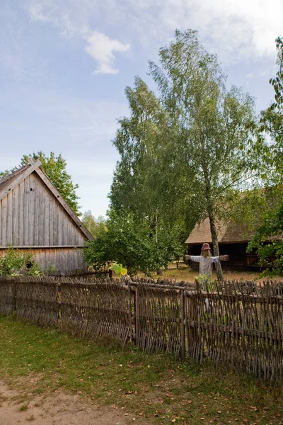 Schönes Altes Ländliches Historisches Holzhaus Einem Herbsttag Polen — Stockfoto
