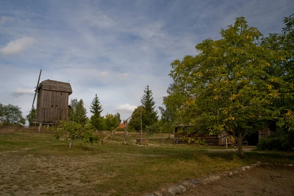 Bela Velha Casa Madeira Histórica Rural Dia Outono Polônia — Fotografia de Stock