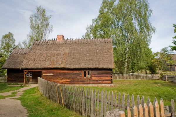 Mooi Oud Landelijk Historisch Houten Huis Een Herfstdag Polen — Stockfoto