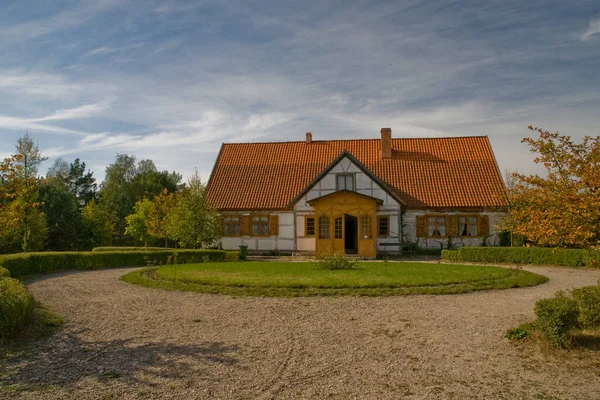 Schönes Altes Ländliches Historisches Holzhaus Einem Herbsttag Polen — Stockfoto