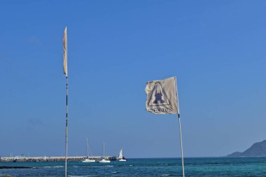 İspanya 'daki Fuerteventura Kanarya Adası' ndaki güzel sahil ve mavi okyanus manzarası.