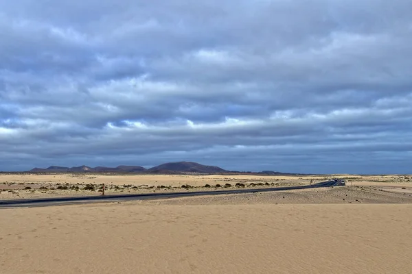 Schöne Landschaft Von Der Spanischen Kanareninsel Fuerteventura Mit Dünen Und — Stockfoto