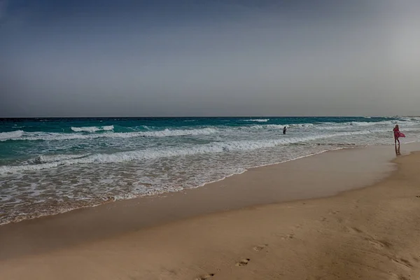 Schöne Landschaft Von Der Spanischen Kanareninsel Fuerteventura Mit Dünen Und — Stockfoto