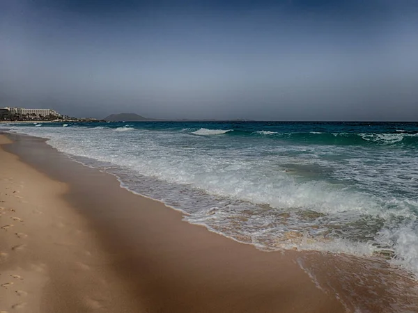 Schöne Landschaft Von Der Spanischen Kanareninsel Fuerteventura Mit Dünen Und — Stockfoto