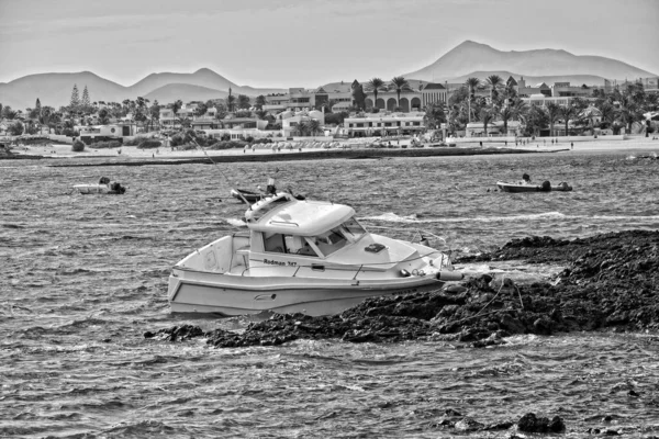 มมองท สวยงามของชายหาดและมหาสม ทรส าเง นบนเกาะคานาร Fuerteventura ในสเปน — ภาพถ่ายสต็อก