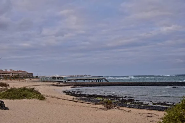 Vacker Utsikt Över Stranden Och Det Blå Havet Kanarieöarna Fuerteventura — Stockfoto