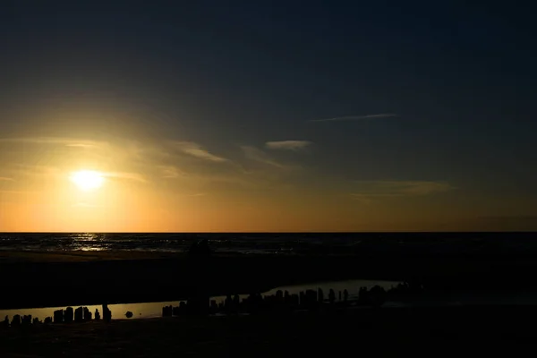 Polonya Daki Baltık Denizi Sahilinde Güzel Turuncu Gün Batımı — Stok fotoğraf