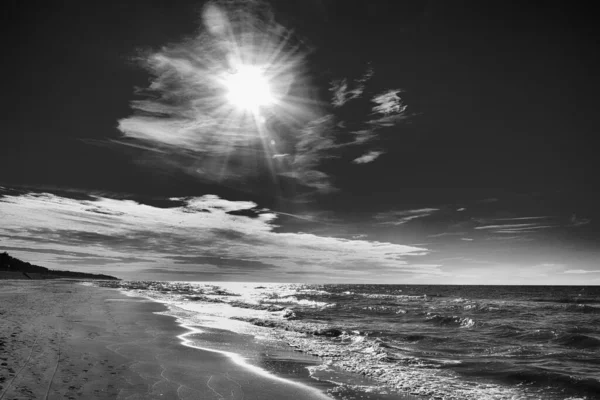 Прекрасный Теплый Безоблачный День Пляже Балтийский Морской Пейзаж Польше — стоковое фото
