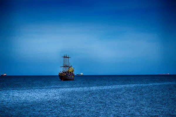 Beautiful Landscape Sailing Ship Sailing Blue Baltic Sea — Stock Photo, Image