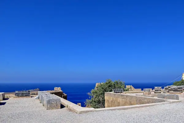 Ruínas Velhas Bonitas Pedra Antiga Dia Quente Verão Ilha Grega — Fotografia de Stock