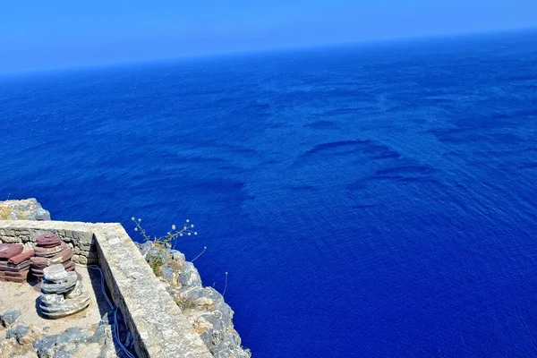 นโบราณท สวยงามในว นฤด อนท อนบนเกาะกร กของโรดส ในล นโดส — ภาพถ่ายสต็อก