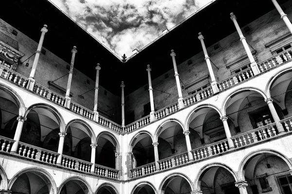 Bellissimo Storico Castello Reale Polacco Wawel Una Calda Giornata Estiva — Foto Stock