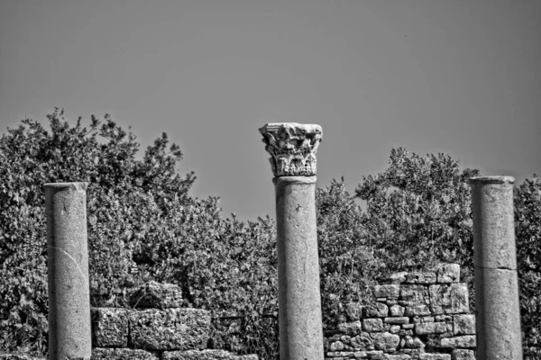 Belles Ruines Antiques Sous Soleil Chaud Été Dans Une Ville — Photo