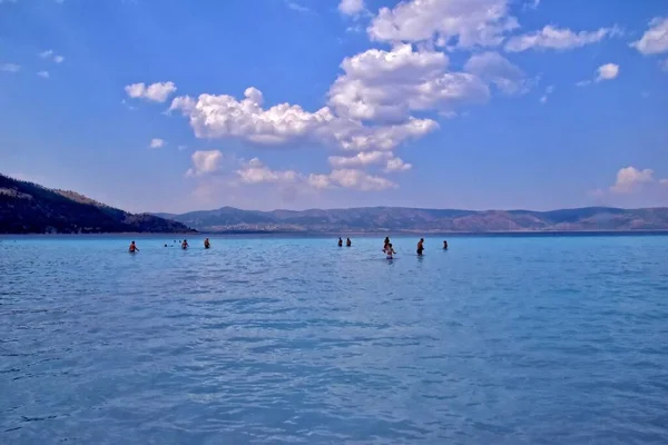 Schöne Sommerlandschaft Des Türkischen Sees Salda Mit Türkisfarbenem Wasser Blauem — Stockfoto