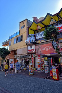 Alanya şehrindeki güzel, ilginç, orijinal Türk caddeleri ve evleri