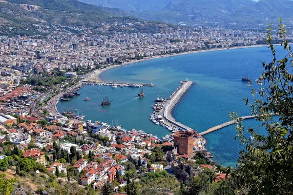 Prachtig Uitzicht Stad Zee Vanaf Heuvel Alanya Turkije Een Warme — Stockfoto