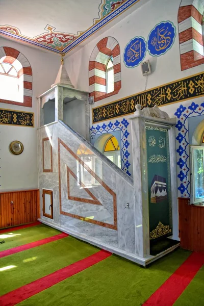 Indah Sederhana Interior Sederhana Dari Sebuah Masjid Desa Turki Kecil — Stok Foto