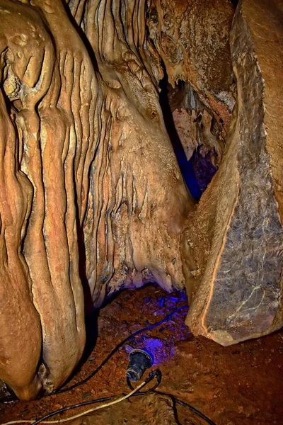 Intressant Vacker Ursprungliga Grotta Turkiska Bergen Med Stalaktiter Och Stalagmiter — Stockfoto