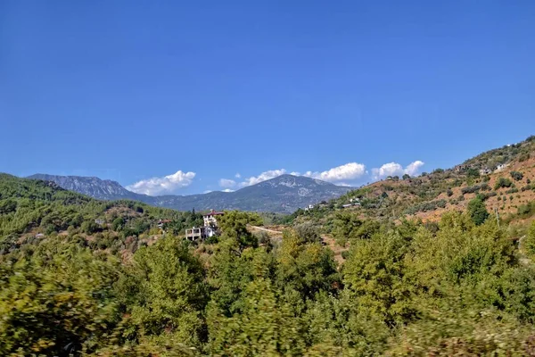 Hermosa Vista Las Montañas Turcas Cubiertas Bosque Verde Día Verano — Foto de Stock
