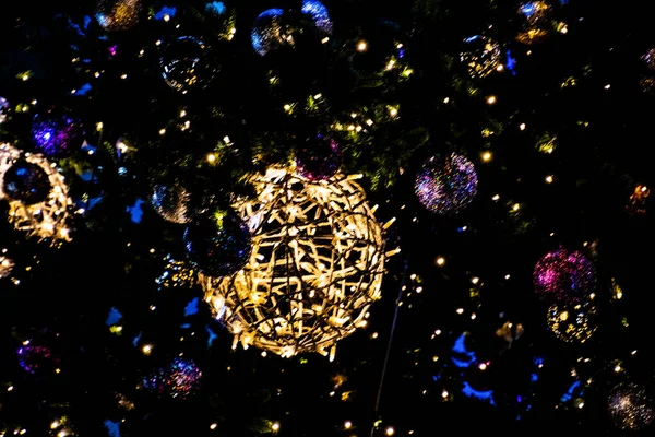 Belas Decorações Natal Com Luzes Fundo Preto Fora — Fotografia de Stock