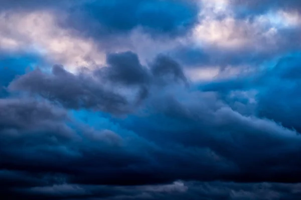 Gyönyörű Fenyegető Sötét Tengerészeti Felhők Alkotó Festői Origniális Háttér — Stock Fotó
