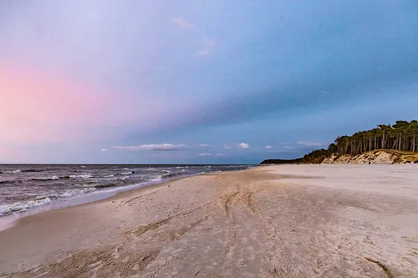 Красивый Живописный Спокойный Закат Красочными Облаками Берегах Балтийского Моря Польше — стоковое фото