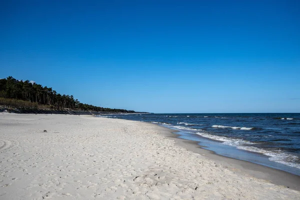Красивый Пустой Пляж Польский Балтийский Голубой Летний Пейзаж — стоковое фото