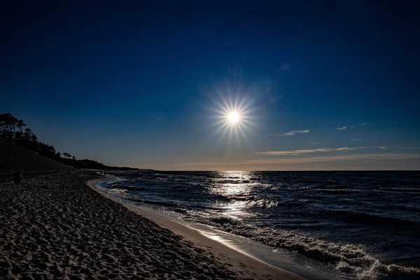 Красивый Живописный Спокойный Закат Красочными Облаками Берегах Балтийского Моря Польше — стоковое фото